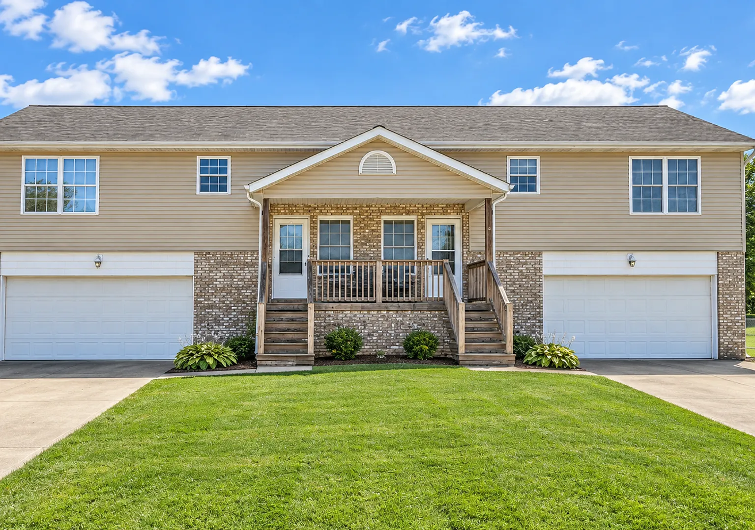 1611 Spring Village Ln — Photo 1