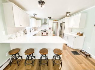 116 New Rd, Moosup, CT 06354