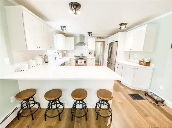 116 New Rd, Moosup, CT 06354