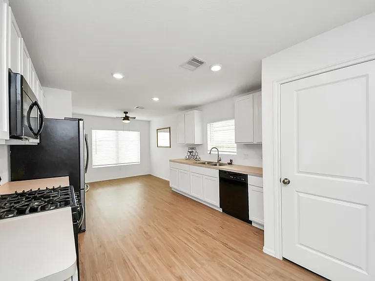 26915 Wilderye Cove Ln — Photo 11