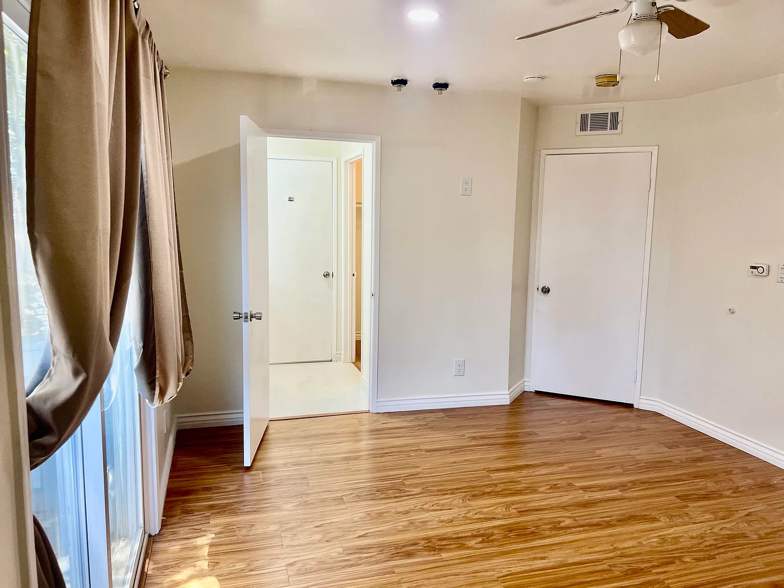 3 bed, 1270 sqft, $1,600 — Photo 3