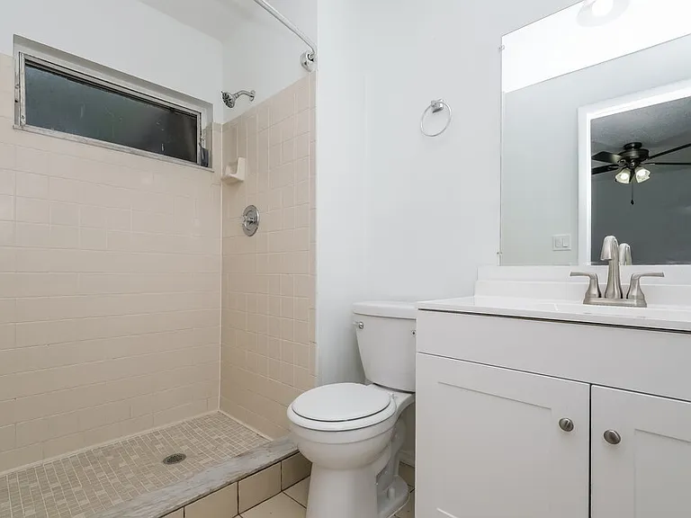 714 Crimson King Trce — Photo 15