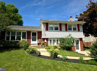 8 Toby Ln, Hamilton, NJ 08620