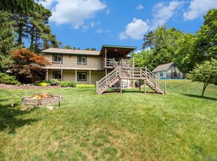 9084 Bennett Lake Rd, Fenton, MI 48430