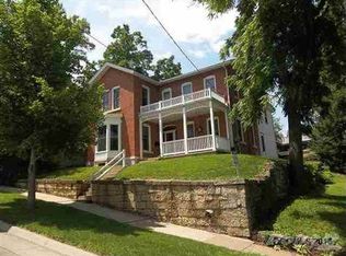 561 W 5th St, Dubuque, IA 52001