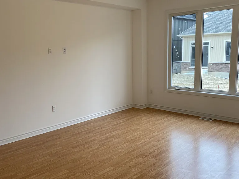 85 Tracey Ln — Photo 3