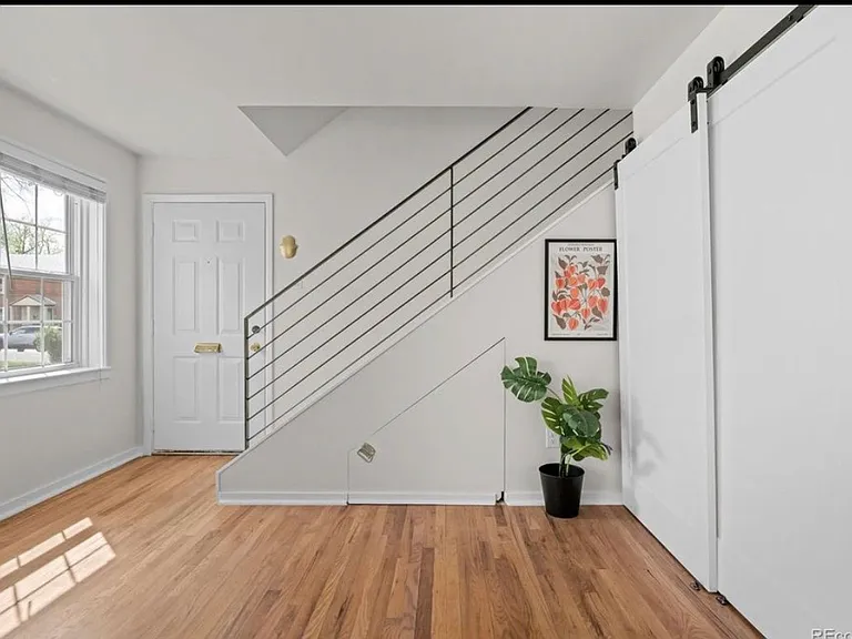 2828 N Jasmine St — Photo 3