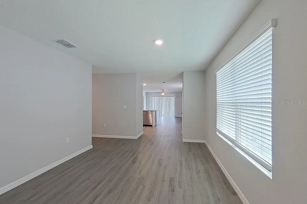 3 bed, 2.0 bath, 1453 sqft, $2,045 — Photo 4