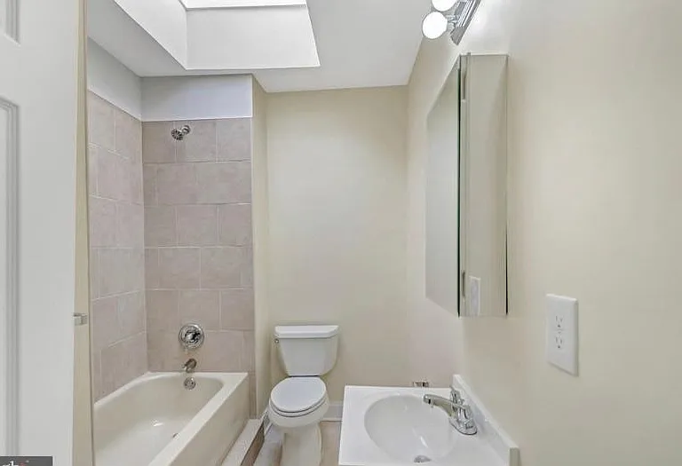 239 15th St SE — Photo 6