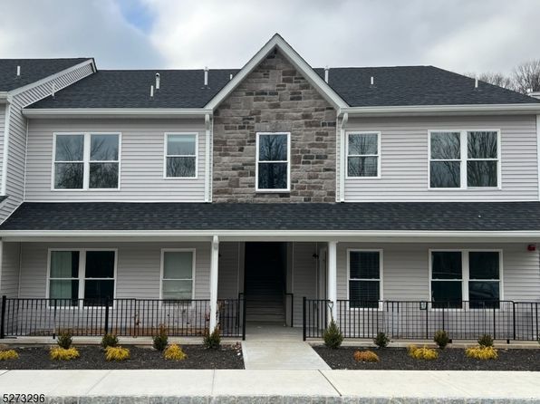 3 Arlene Ct