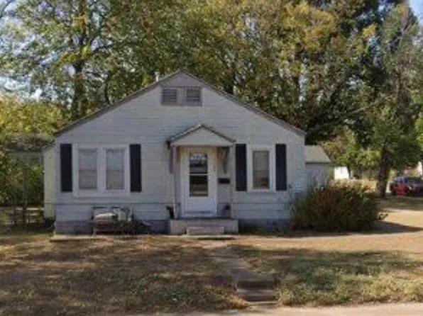 1320 N 5th St, Ponca City, OK 74601