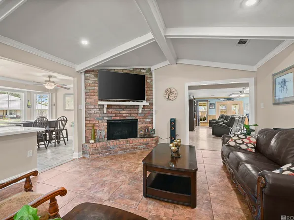 140 Lakewood Ave, Denham Springs, LA 70726