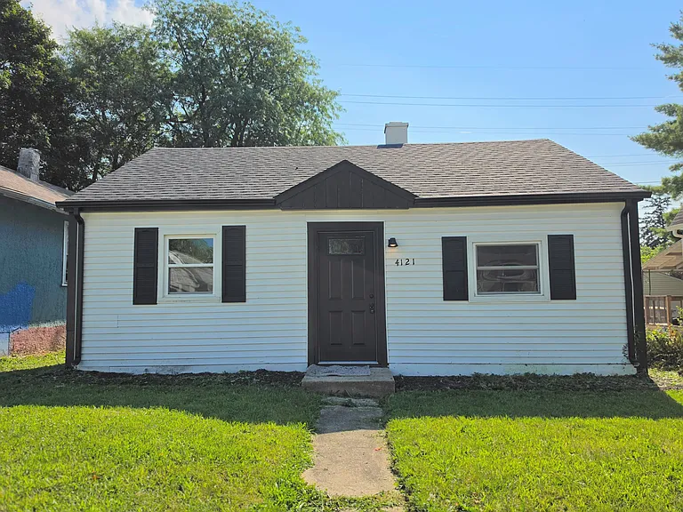 4121 Monroe St — Photo 1
