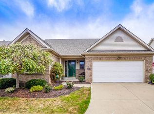 50 Fredricksburg Ct NE, North Canton, OH 44720