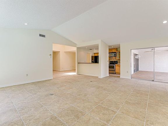 5th image of 1249 Oak View Dr
