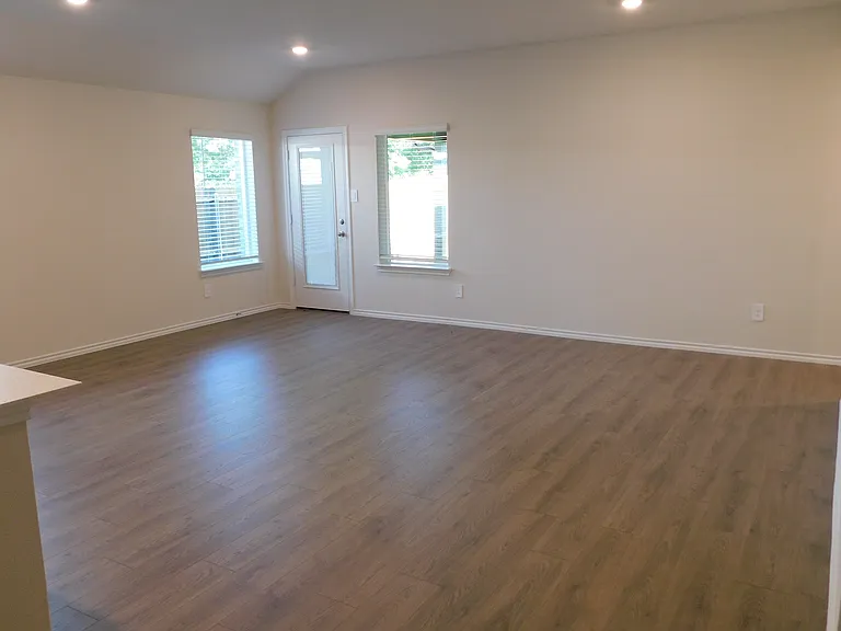 841 Wild Rose Way — Photo 9