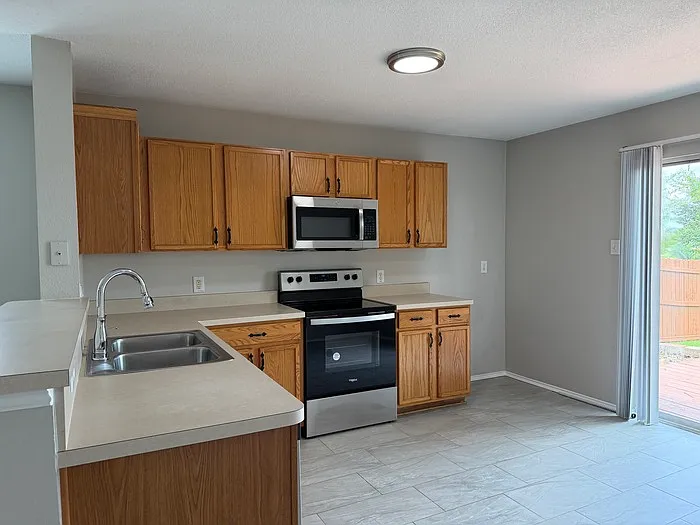 817 Live Oak Dr — Photo 21