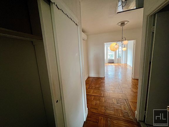 5th image of 291 New York Ave APT 2