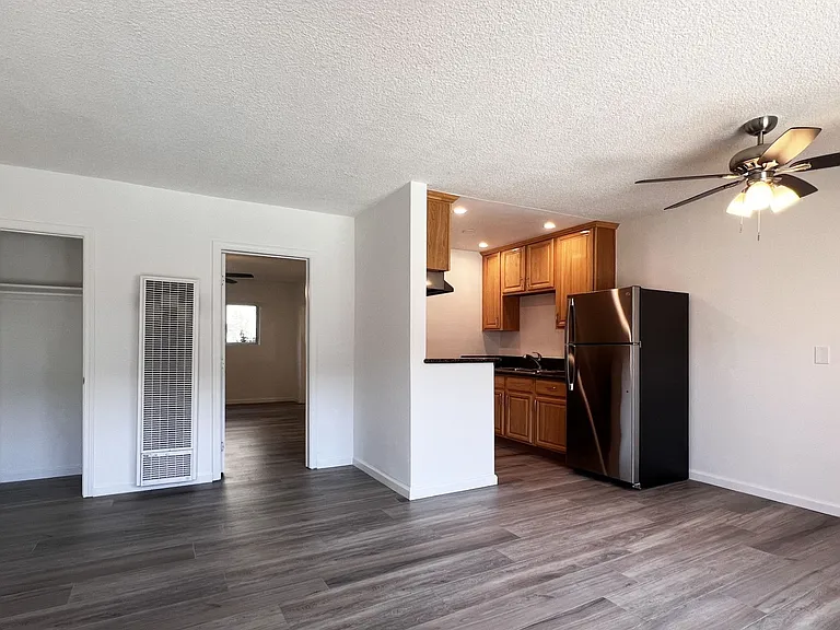 1719 W Malvern Ave #2 — Photo 14