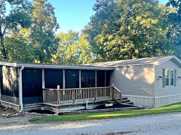 11884 E Private Road 425 N, Loogootee, IN 47553
