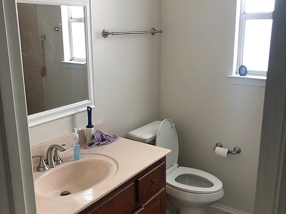 5th image of 4530 Parkwood Ln E