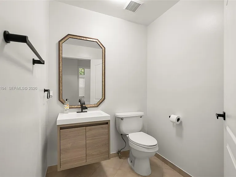 1087 Deerwood Ln — Photo 47