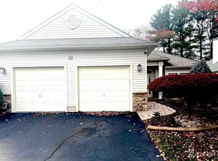 143 Valencia Dr, Monroe Township, NJ 08831