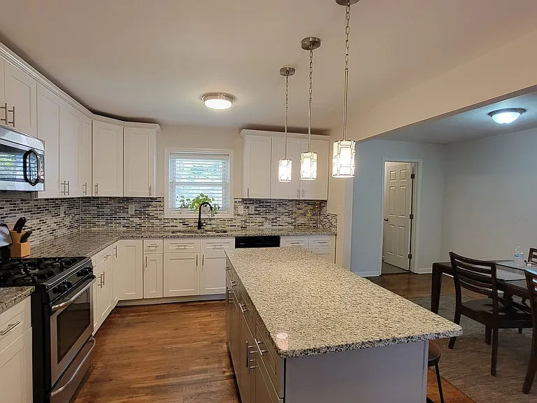 3010 Santa Monica Dr — Photo 13
