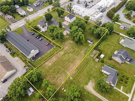 2nd image of 2967 E Main Rd