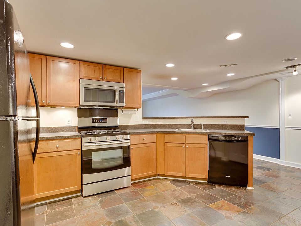 Bright kitchen with newer appliances (new stainless steel fridge not pictured)