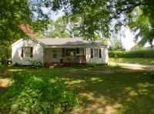 858 W Main St, Henderson, TN 38340