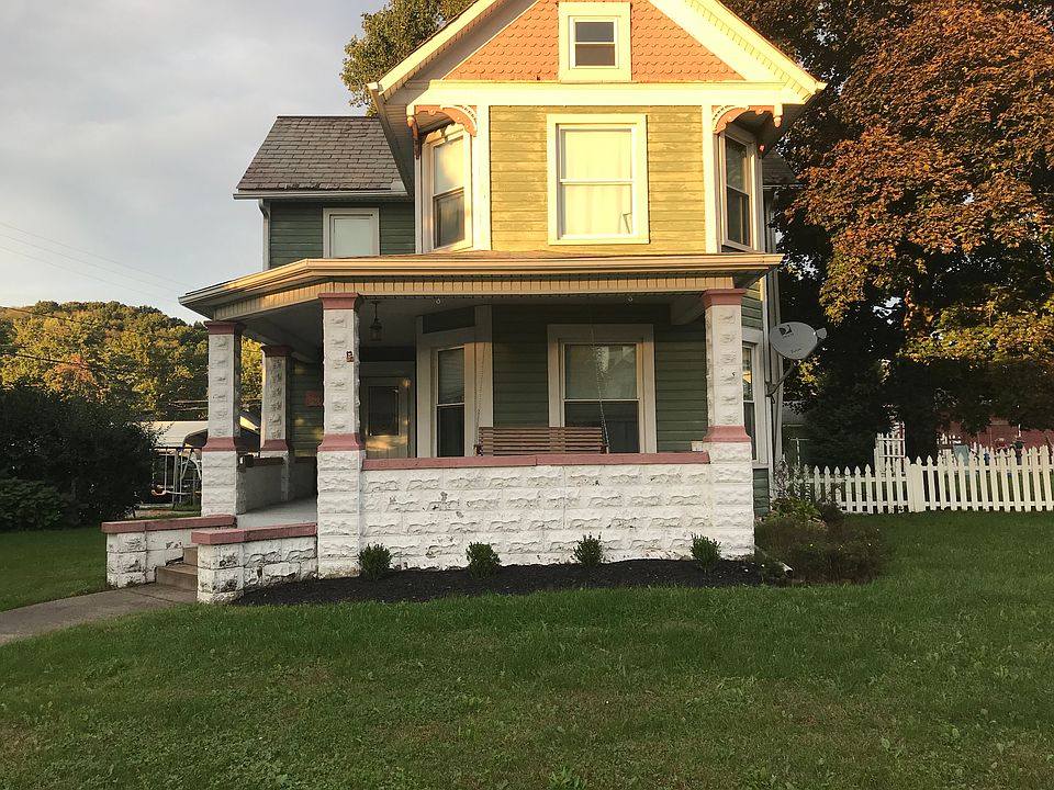 1st image of 889 E High Ave