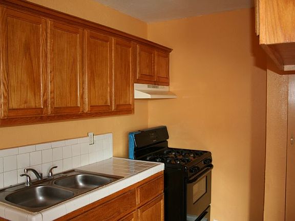 2nd image of 403 E 109th St APT 4