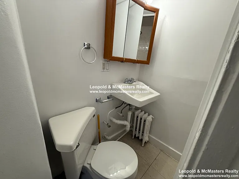 24 Mt. Vernon St apartment — Photo 19