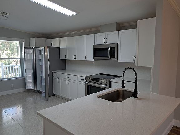 2nd image of 208 Tiel Ave