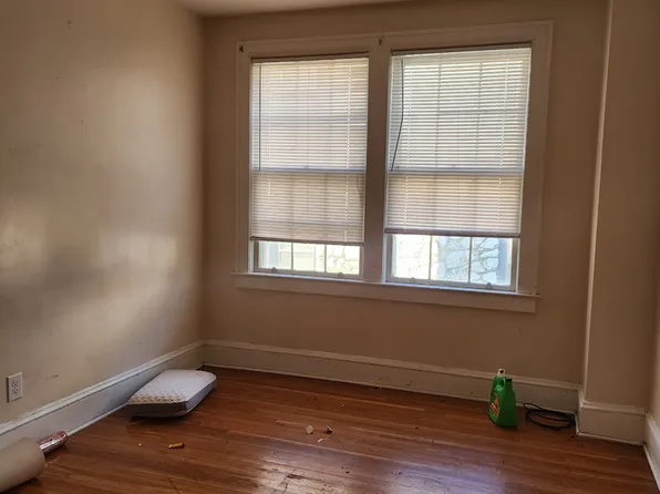 1009 1/2 College Ave #2, Bluefield, WV 24701