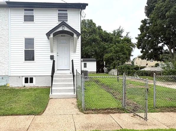 825 W 3rd St, Florence, NJ 08518