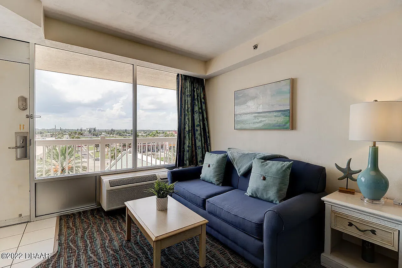 Studio, 308 sqft, $1,350 — Photo 4