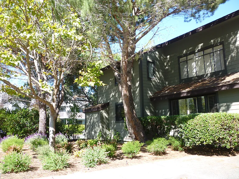 45 Ashford Ave — Photo 11