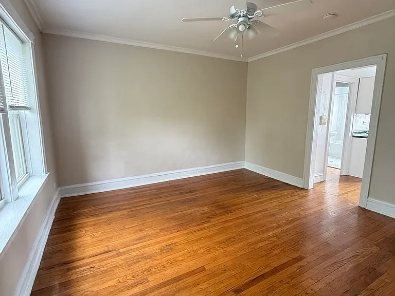 2859 W Berteau Ave #2B — Photo 8