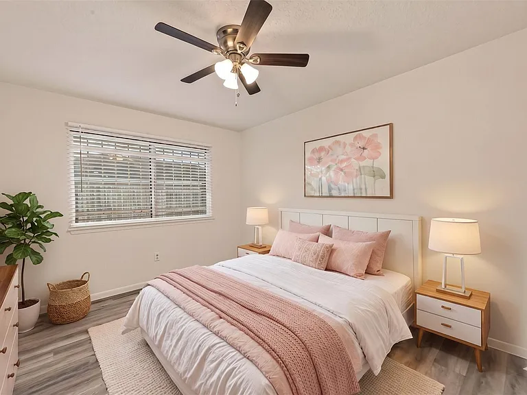 13431 Clarewood Dr — Photo 23