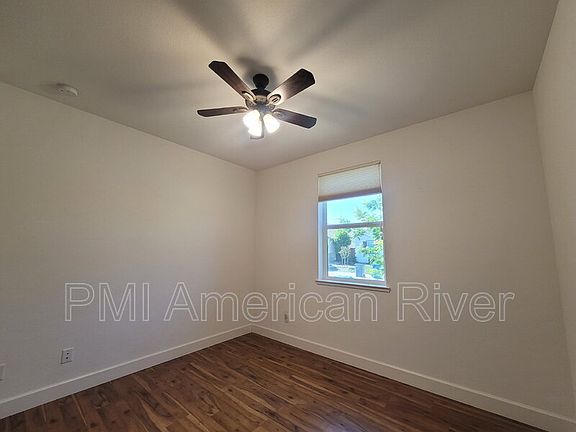 5th image of 4542 Streambed Dr