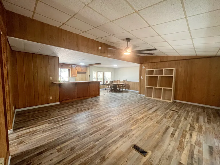1038 Sandy Oaks Rd — Photo 7