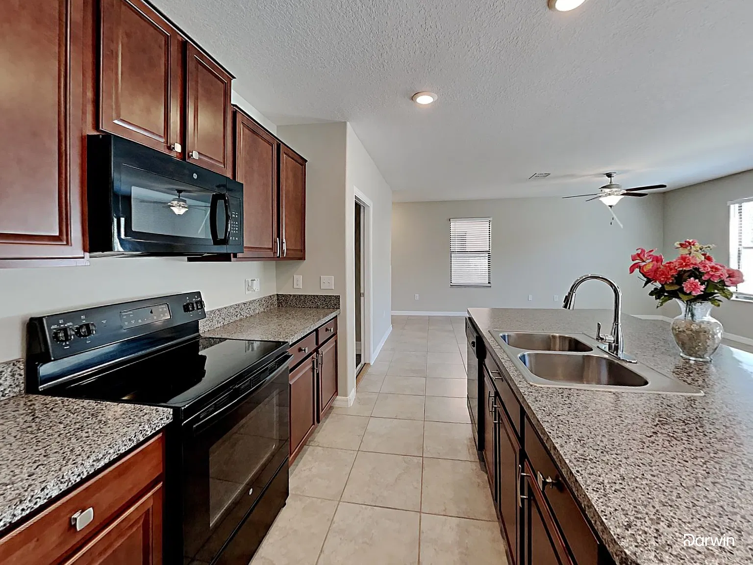 4 bed, 2.5 bath, 1942 sqft, $2,455 — Photo 3