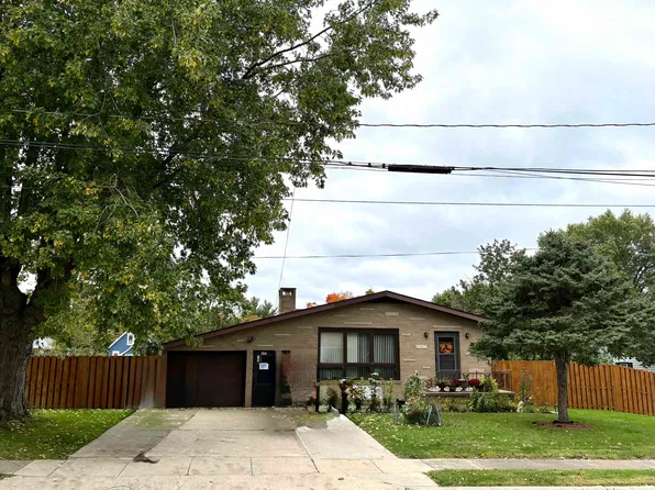 674 Hazen Ave, Oglesby, IL 61348