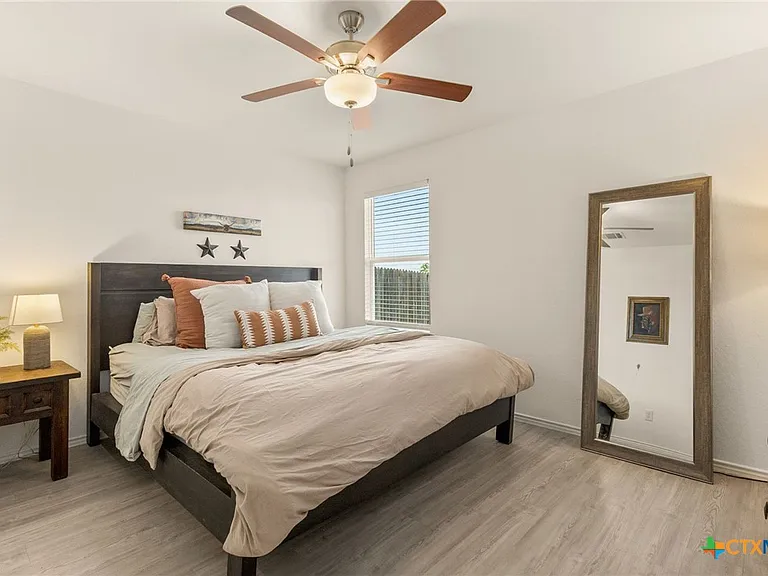 9129 Navarro Vis — Photo 16