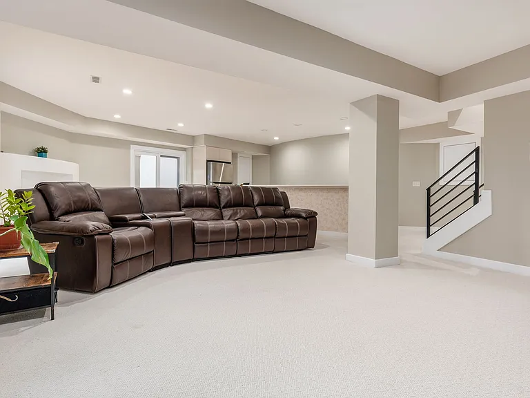 4602 Sandwich Ct — Photo 48