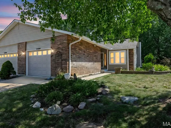2482 Fox Bridge Ct Unit 27, Lake Saint Louis, MO 63367