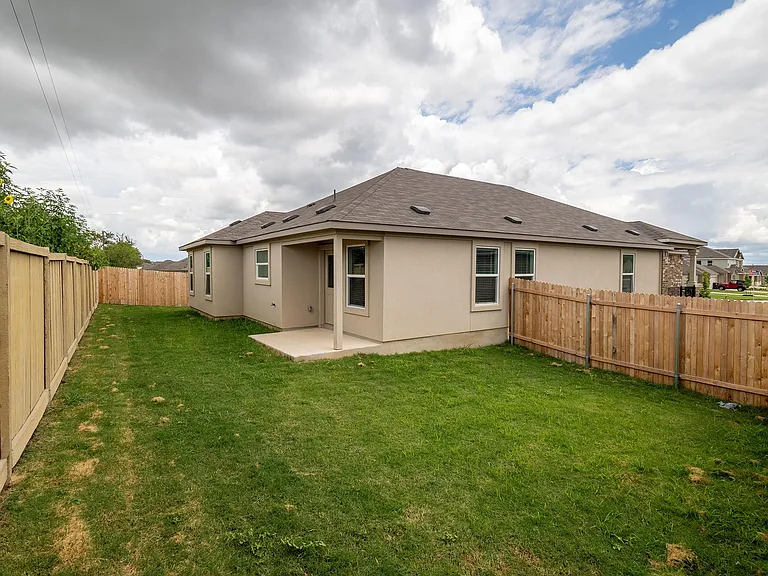 702 Silver Springs Bnd — Photo 5
