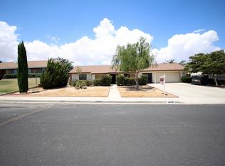 14136 Whispering Sands Dr, Victorville, CA 92392